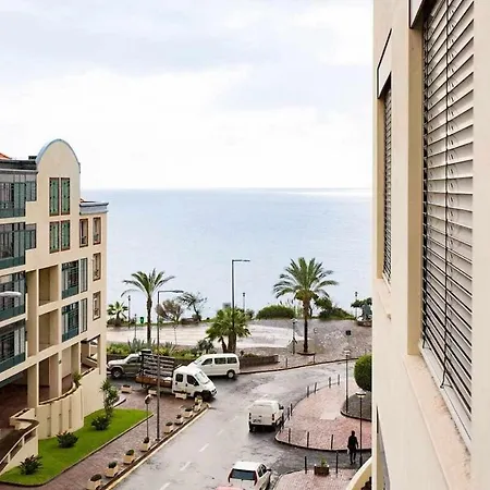 Elena's - Sea Views شقة