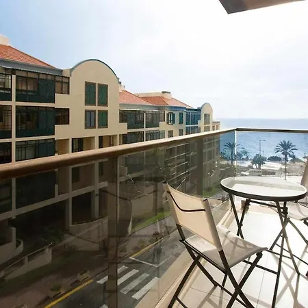 Elena's - Sea Views
