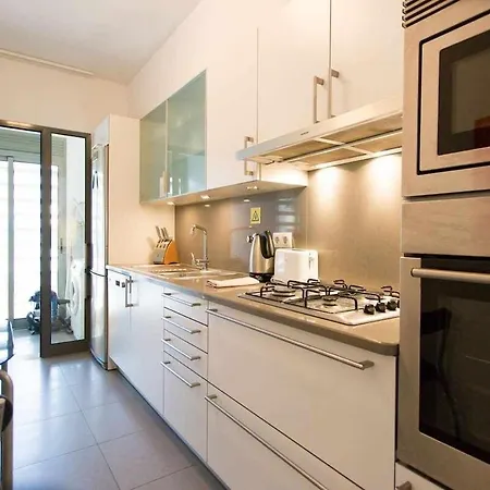 Elena's - Sea Views *